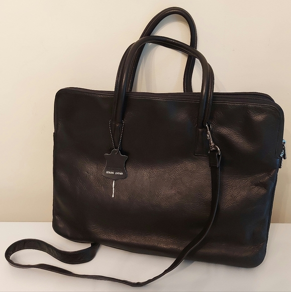 Danier Genuine Leather Messenger Bag - Black - Picture 2 of 10